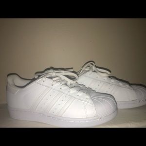 Adidas superstars